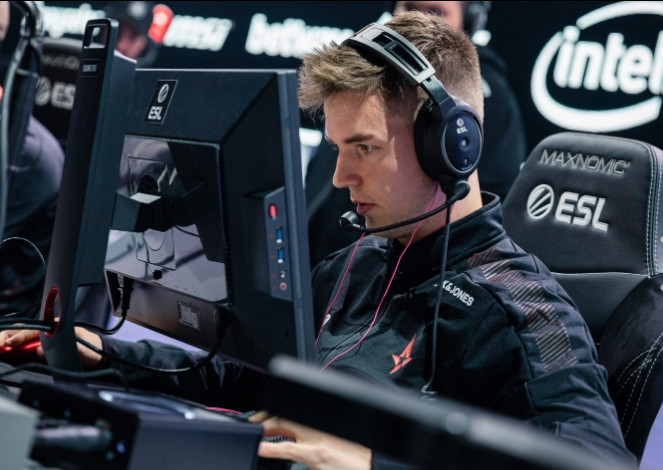 賀歲盃2025︱卡卡維迪傑斯訪港　球星名單+門票詳情︱附購票連結.