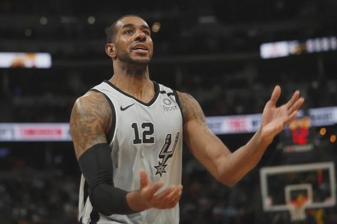 伯纳乌被评为2024全球最佳球场，布特拉格诺今日代表皇马领奖