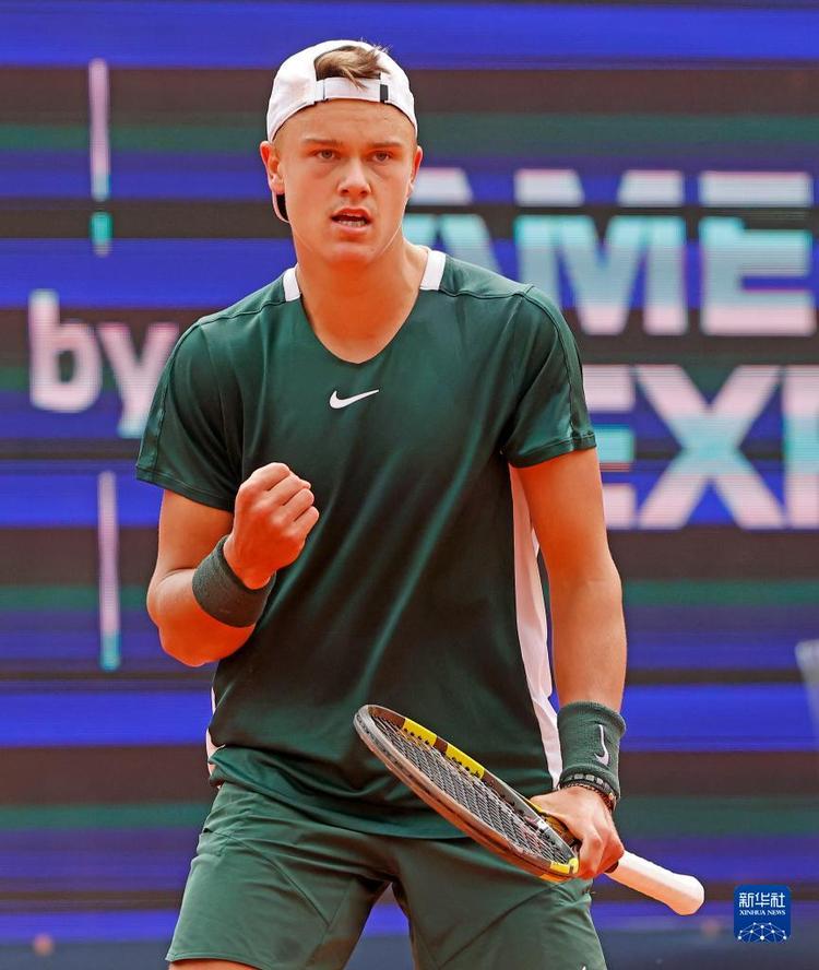 莫雷托：那不勒斯将与孔蒂会谈，讨论是否以及如何继续合作（莫雷托：那不勒斯将与孔蒂会面，商讨是否继续合作及具体方案）