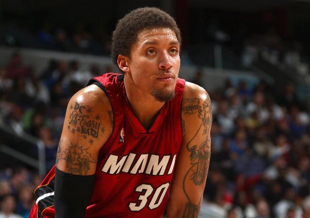 拉菲尼亚：我希望在巴萨退役；最大的奢侈是给家人买房子（拉菲尼亚：愿在巴萨终老，最奢侈的事是为家人购房）