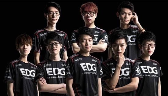 博主：萨拉赫将观看卡拉格解说曼联，俱乐部警告他的社媒动作（博主称萨拉赫将收看卡拉格解说曼联比赛，俱乐部已就其社媒行为发出警告）